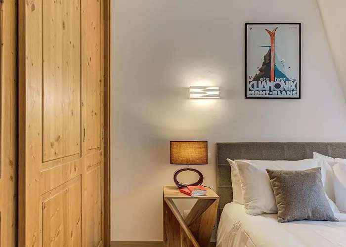 Apartment Alpes V - Alpes Travel - Central Chamonix - Sleeps 5